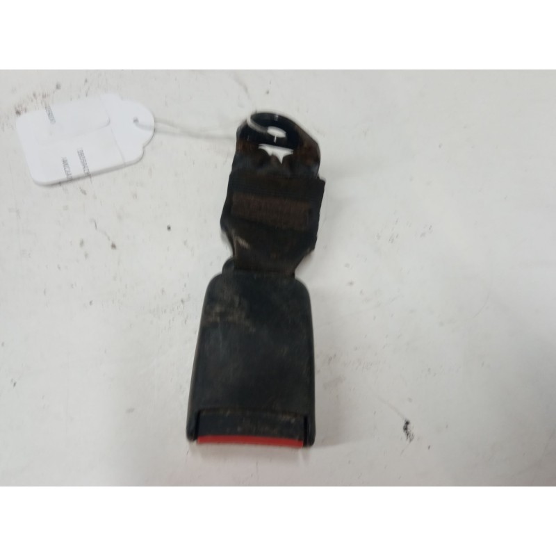 Recambio de anclaje cinturon trasero izquierdo para renault clio i (b/c57_, 5/357_) 1.2 (5/357y, 5/357k) referencia OEM IAM   