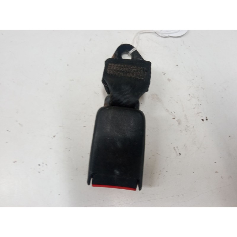Recambio de anclaje cinturon trasero derecho para renault clio i (b/c57_, 5/357_) 1.2 (5/357y, 5/357k) referencia OEM IAM   