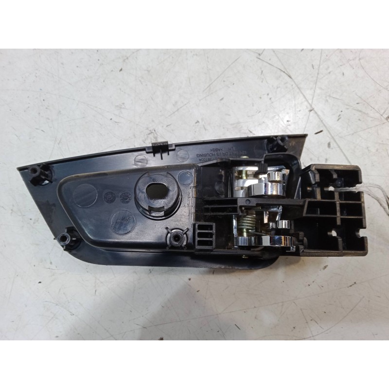 Recambio de maneta interior puerta delantera izquierda para ssangyong korando (ck) 2.0 e-xdi referencia OEM IAM   