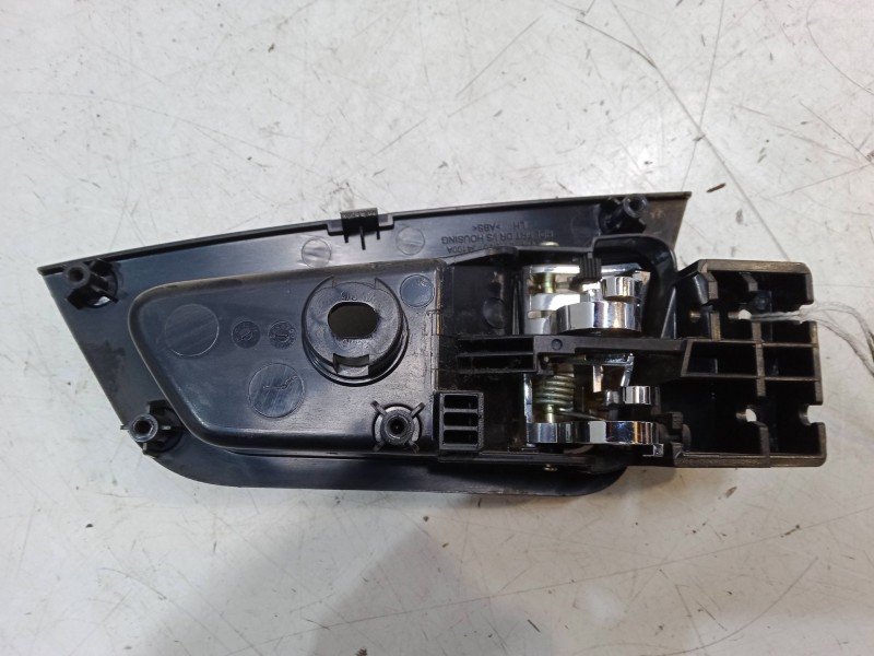 Recambio de maneta interior puerta delantera izquierda para ssangyong korando (ck) 2.0 e-xdi referencia OEM IAM   