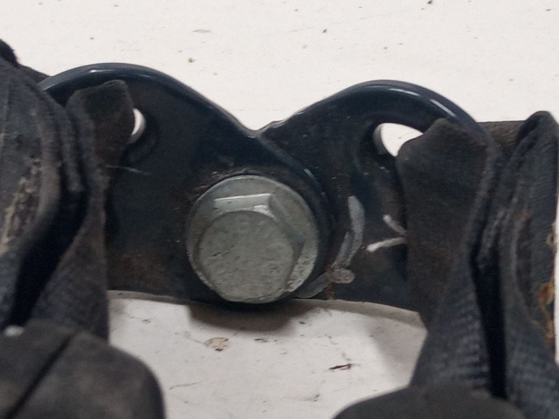 Recambio de anclaje cinturon trasero derecho para dacia sandero ii (b8_) tce 90 (b8m1, b8ma) referencia OEM IAM   