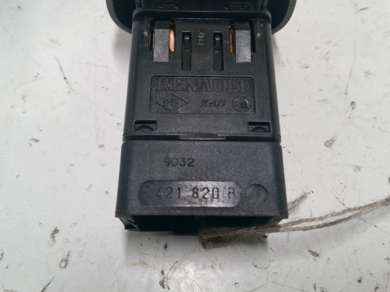 Recambio de warning para renault clio ii (bb_, cb_) 1.6 (b/cb0d, bb00) referencia OEM IAM 421820  