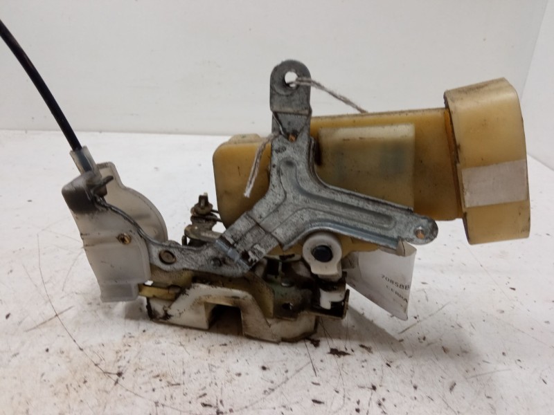 Recambio de cerradura puerta trasera izquierda para toyota yaris (_p1_) 1.3 (ncp10_, scp12_) referencia OEM IAM   