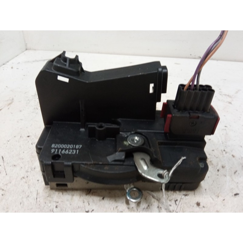 Recambio de cerradura puerta trasera izquierda para nissan primastar furgoneta (x83) 1.9 dci 100 referencia OEM IAM 8200020187  