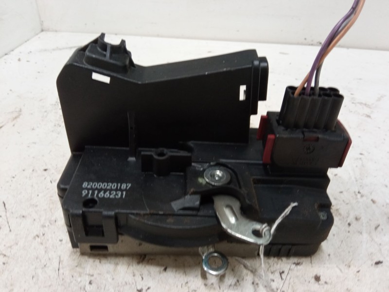 Recambio de cerradura puerta trasera izquierda para nissan primastar furgoneta (x83) 1.9 dci 100 referencia OEM IAM 8200020187  