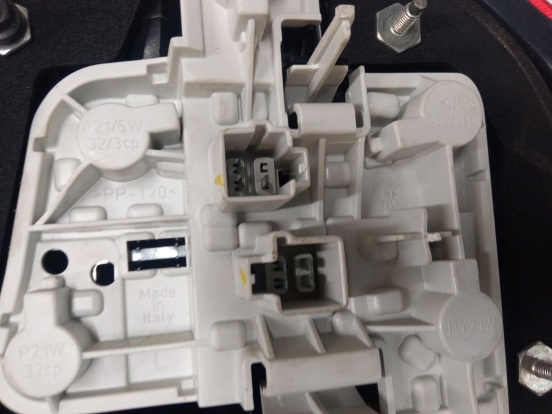 Recambio de piloto trasero izquierdo para volvo s40 ii (544) 1.8 referencia OEM IAM   