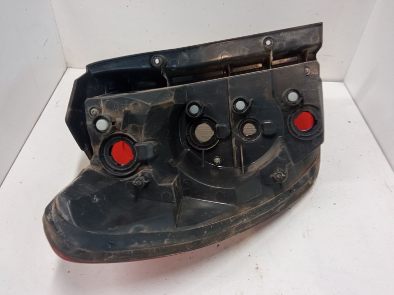 Recambio de piloto trasero derecho para chevrolet captiva (c100, c140) 2.4 referencia OEM IAM   