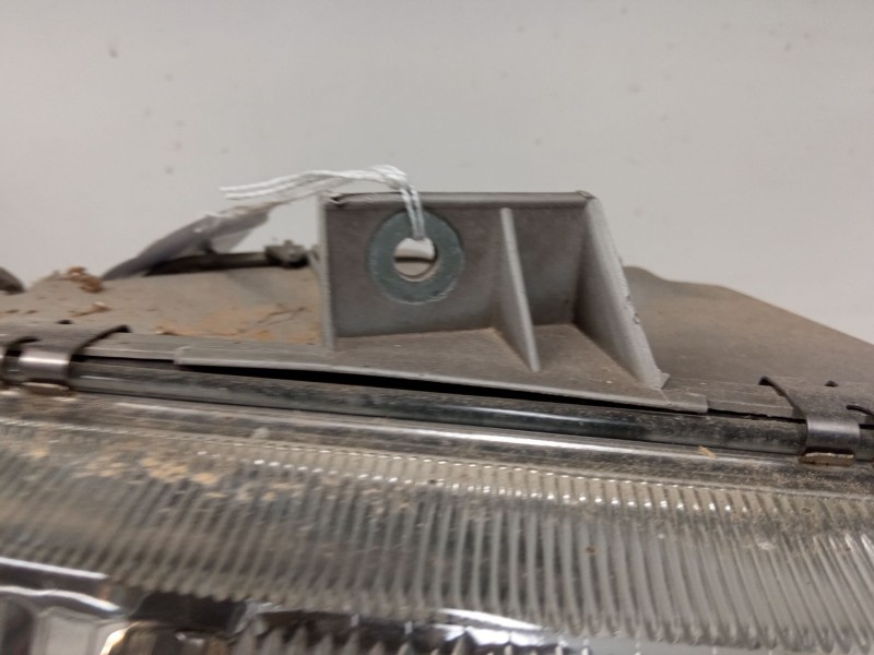 Recambio de faro derecho para mercedes-benz 108 cdi referencia OEM IAM   