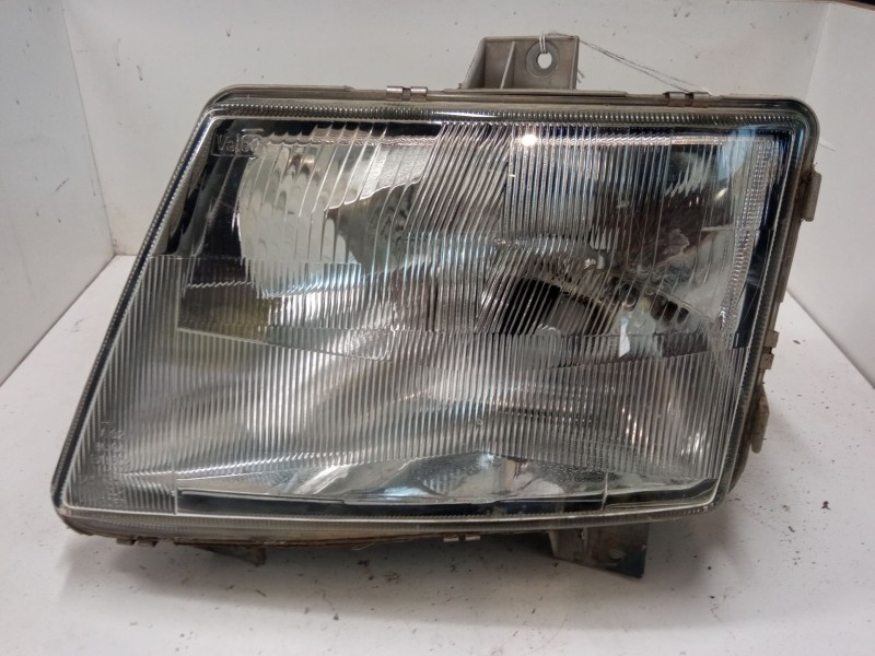 Recambio de faro izquierdo para mercedes-benz 108 cdi referencia OEM IAM   