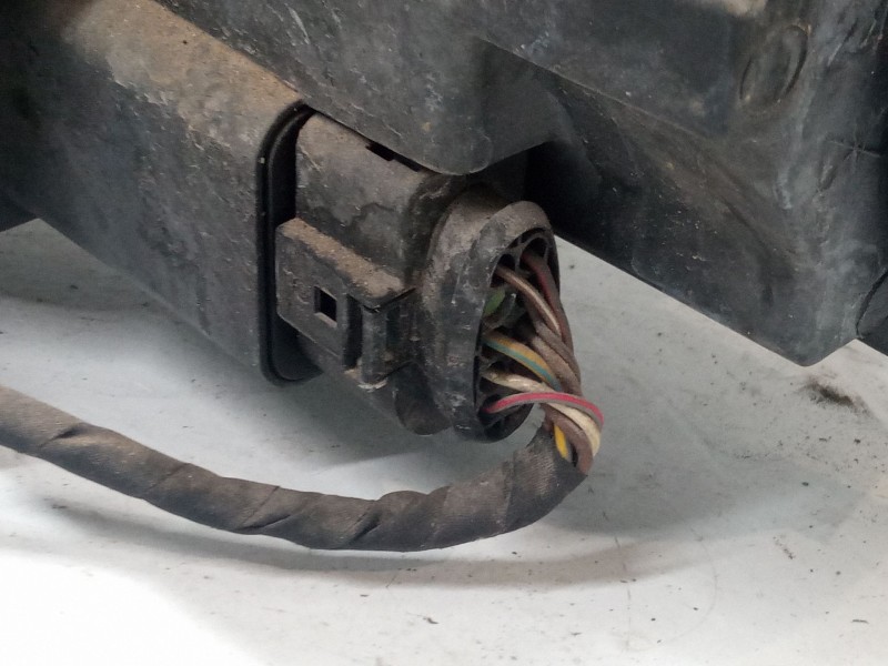 Recambio de faro derecho para volkswagen passat b6 (3c2) 2.0 tdi 16v referencia OEM IAM   