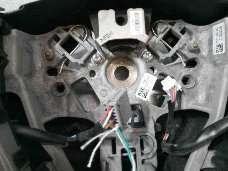 Recambio de volante para nissan note (e12) 1.2 dig-s referencia OEM IAM   