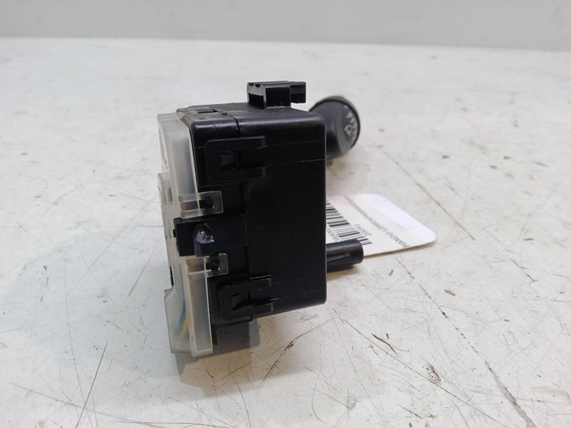 Recambio de mando limpiaparabrisas para ssangyong korando (ck) 2.0 e-xdi referencia OEM IAM   