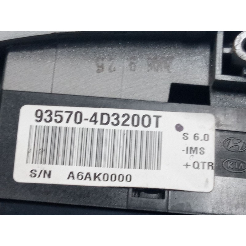 Recambio de mando elevalunas delantero izquierdo para kia carnival / grand carnival iii (vq) 2.9 crdi referencia OEM IAM 935704D