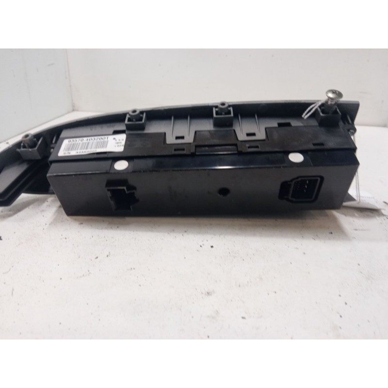 Recambio de mando elevalunas delantero izquierdo para kia carnival / grand carnival iii (vq) 2.9 crdi referencia OEM IAM 935704D