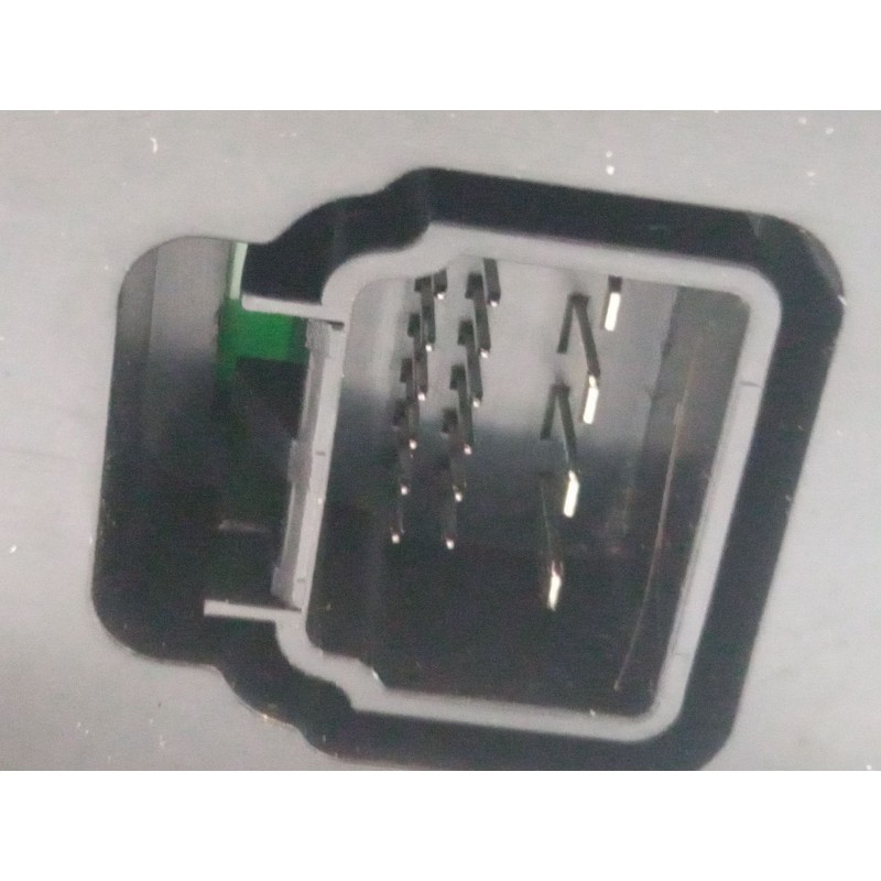 Recambio de mando elevalunas delantero izquierdo para kia carnival / grand carnival iii (vq) 2.9 crdi referencia OEM IAM 935704D