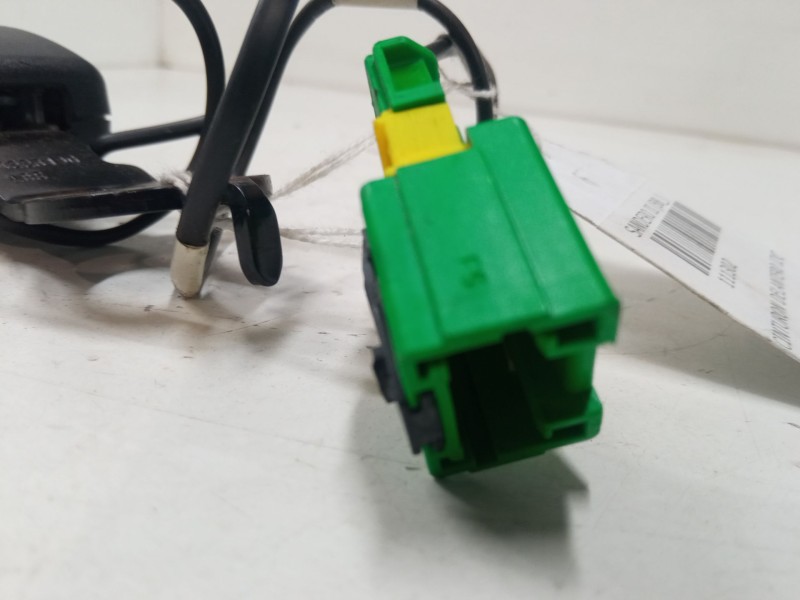 Recambio de anclaje cinturon delantero izquierdo para dacia sandero ii (b8_) tce 90 (b8m1, b8ma) referencia OEM IAM   