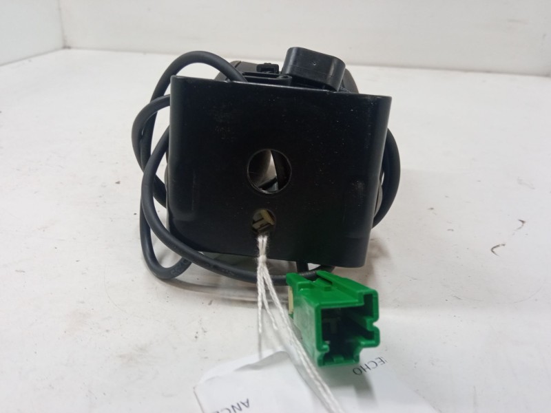 Recambio de anclaje cinturon trasero derecho para volvo s40 ii (544) 1.8 referencia OEM IAM   