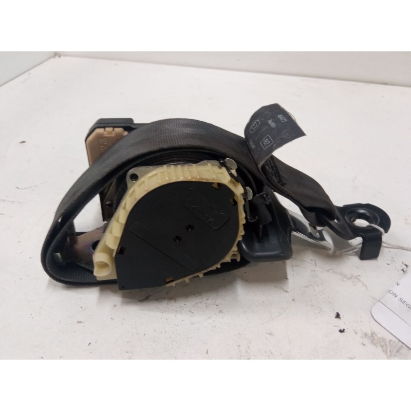 Recambio de cinturon seguridad trasero derecho para renault clio ii (bb_, cb_) 1.5 dci (b/c2j) referencia OEM IAM   