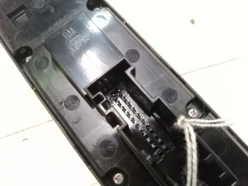 Recambio de mando elevalunas delantero izquierdo para opel zafira / zafira family b (a05) 1.9 cdti (m75) referencia OEM IAM   