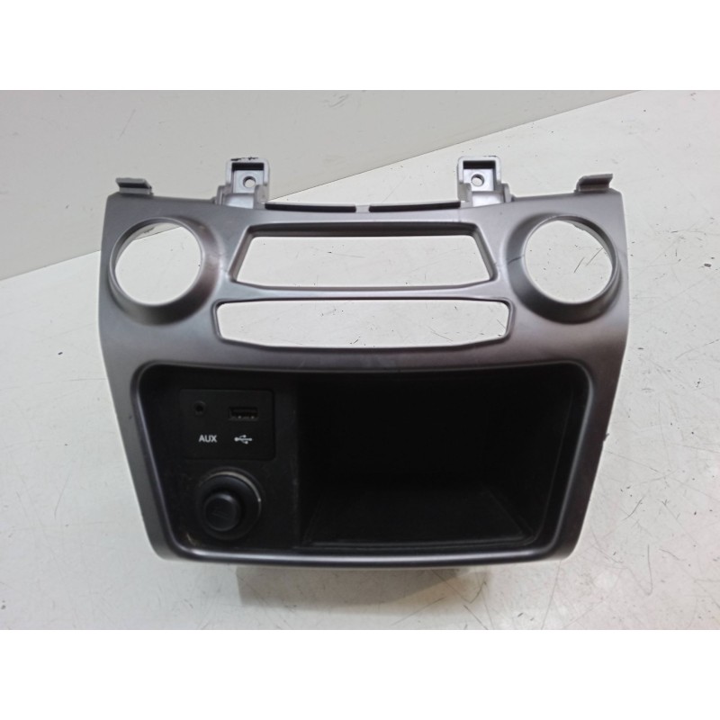 Recambio de consola central superior para ssangyong korando (ck) 2.0 e-xdi referencia OEM IAM   