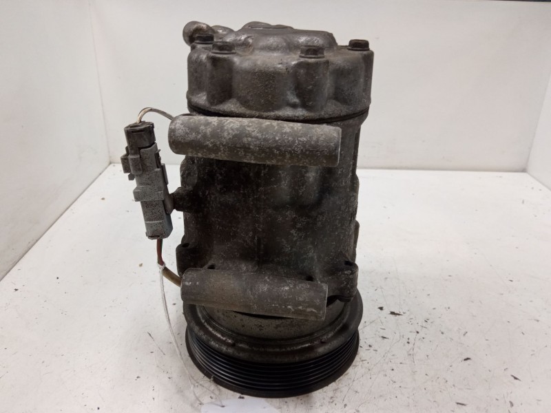 Recambio de compresor a/a para renault twingo ii (cn0_) 1.2 16v (cn0k, cn0v) referencia OEM IAM 8200819568  