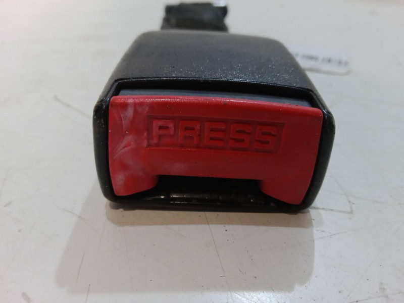 Recambio de anclaje trasero izquierdo para peugeot 106 i (1a, 1c) 1.1 referencia OEM IAM   