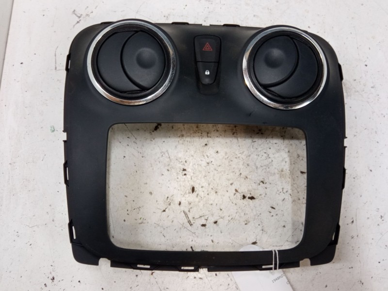 Recambio de consola central superior para dacia sandero ii (b8_) 1.5 dci 75 / blue dci 75 (b8jw, b8m4, b8ah, b8m7, b8m6) referen