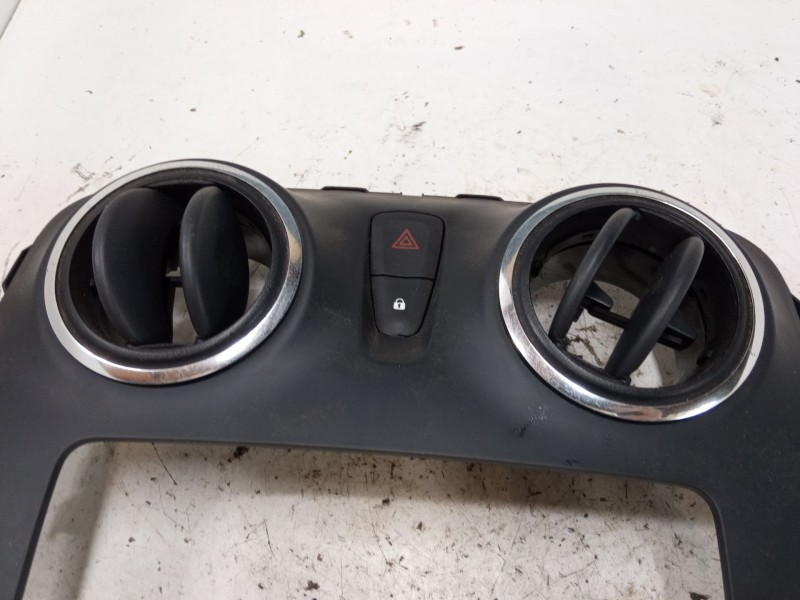 Recambio de consola central superior para dacia sandero ii (b8_) 1.5 dci 75 / blue dci 75 (b8jw, b8m4, b8ah, b8m7, b8m6) referen