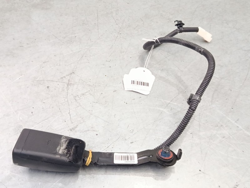 Recambio de anclaje cinturon delantero izquierdo para hyundai i30 (gd) 1.4 crdi referencia OEM IAM   