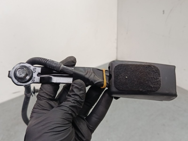 Recambio de anclaje cinturon delantero izquierdo para hyundai i30 (gd) 1.4 crdi referencia OEM IAM   