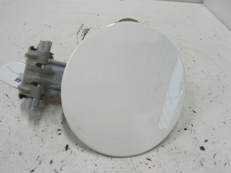 Recambio de tapa exterior combustible para peugeot 108 1.2 referencia OEM IAM   