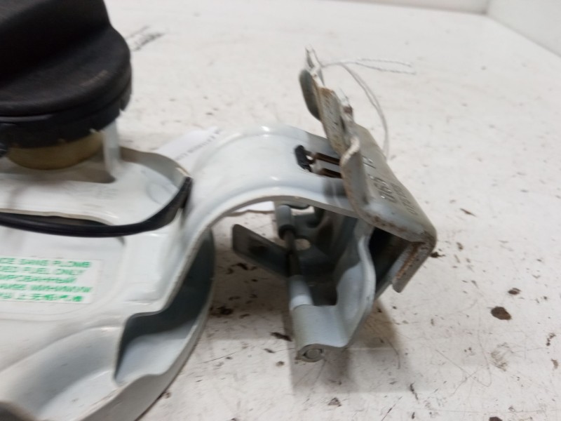 Recambio de tapa exterior combustible para peugeot 108 1.2 referencia OEM IAM   