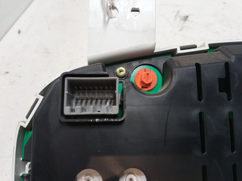 Recambio de cuadro instrumentos para kia cee´d hatchback (ed) 1.4 referencia OEM IAM 940031H010  