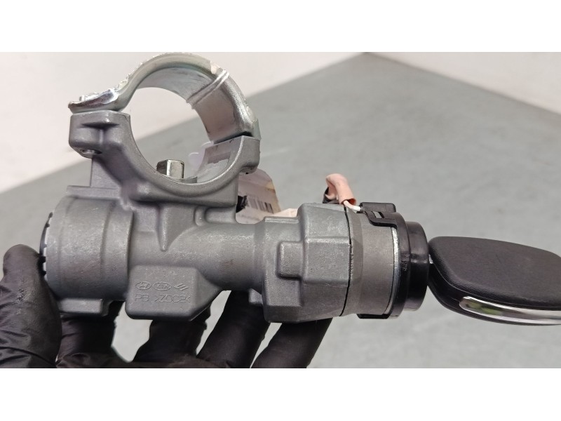 Recambio de clausor para hyundai i20 i (pb, pbt) 1.2 referencia OEM IAM   