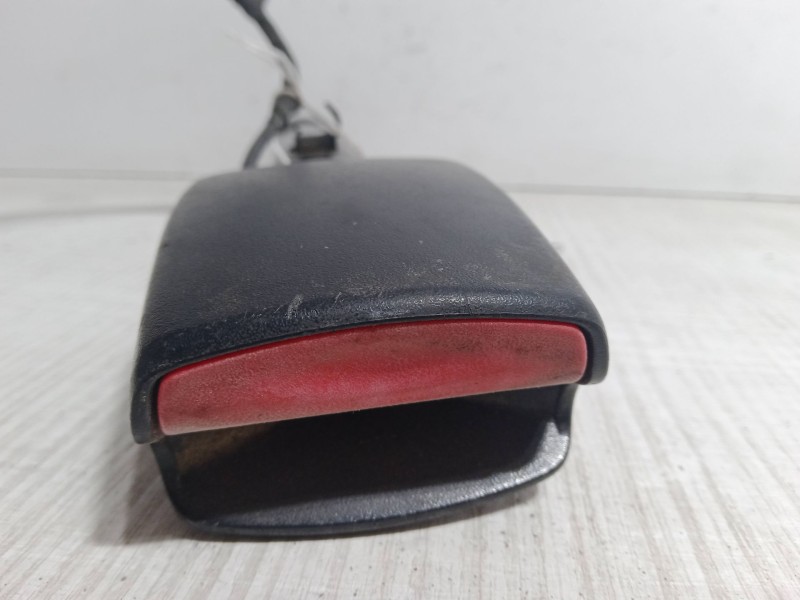 Recambio de anclaje cinturon delantero izquierdo para renault scénic iii (jz0/1_) 1.6 dci (jz00, jz12) referencia OEM IAM   