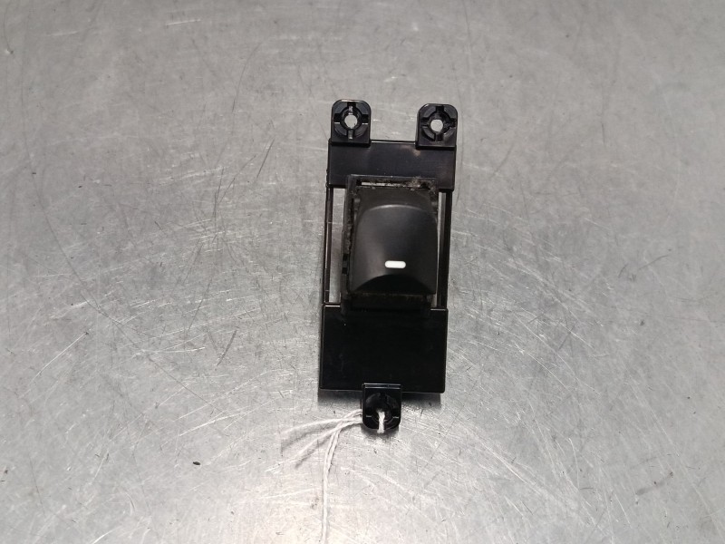 Recambio de mando elevalunas delantero derecho para hyundai i30 (gd) 1.4 crdi referencia OEM IAM   