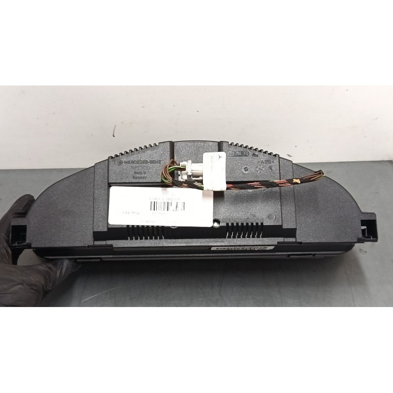 Recambio de cuadro instrumentos para mercedes-benz clase c (w203) c 220 cdi (203.006) referencia OEM IAM A2035403911Q03  