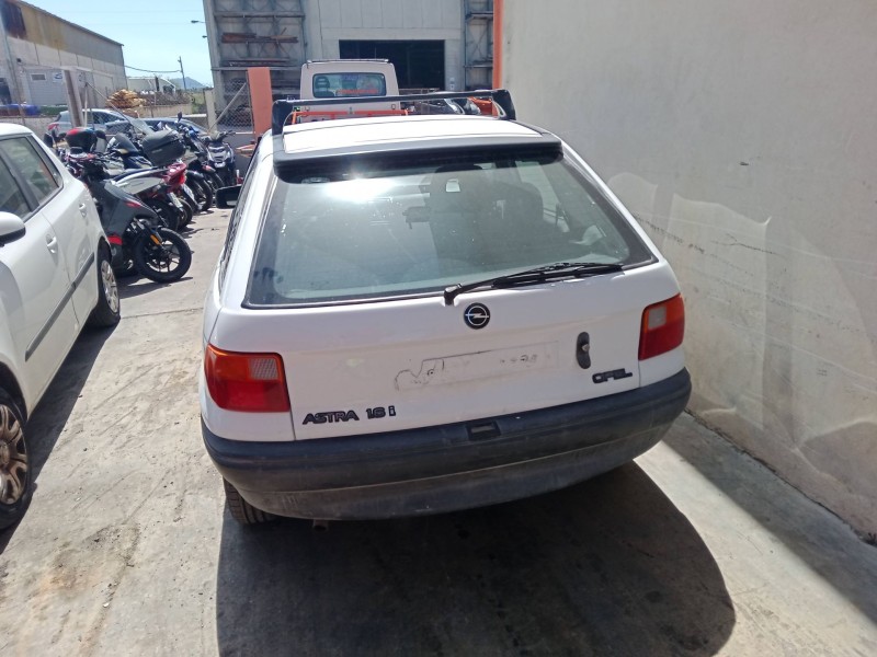 opel astra f hatchback (t92) del año 1992