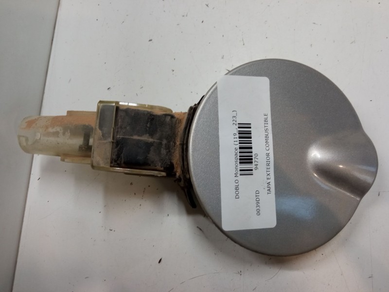 Recambio de tapa exterior combustible para fiat doblo monospace (119_, 223_) 1.9 jtd referencia OEM IAM   