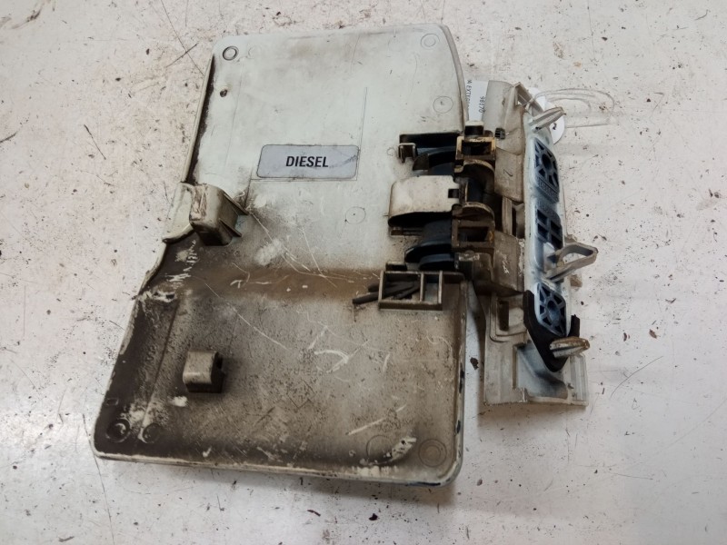Recambio de tapa exterior combustible para nissan primastar furgoneta (x83) 1.9 dci 100 referencia OEM IAM   