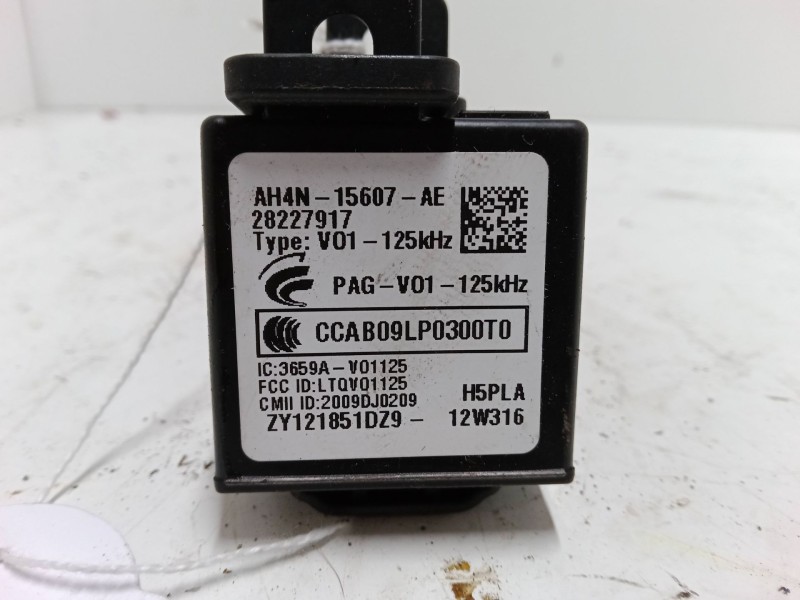 Recambio de clausor para volvo v40 hatchback (525) d2 referencia OEM IAM AH4N15607AE  28227917