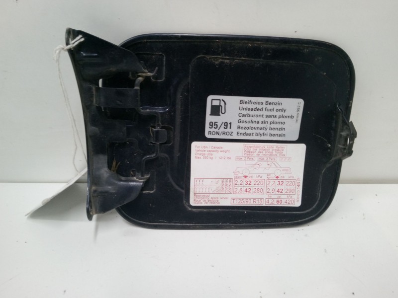 Recambio de tapa exterior combustible para audi a4 b5 (8d2) 2.4 quattro referencia OEM IAM   