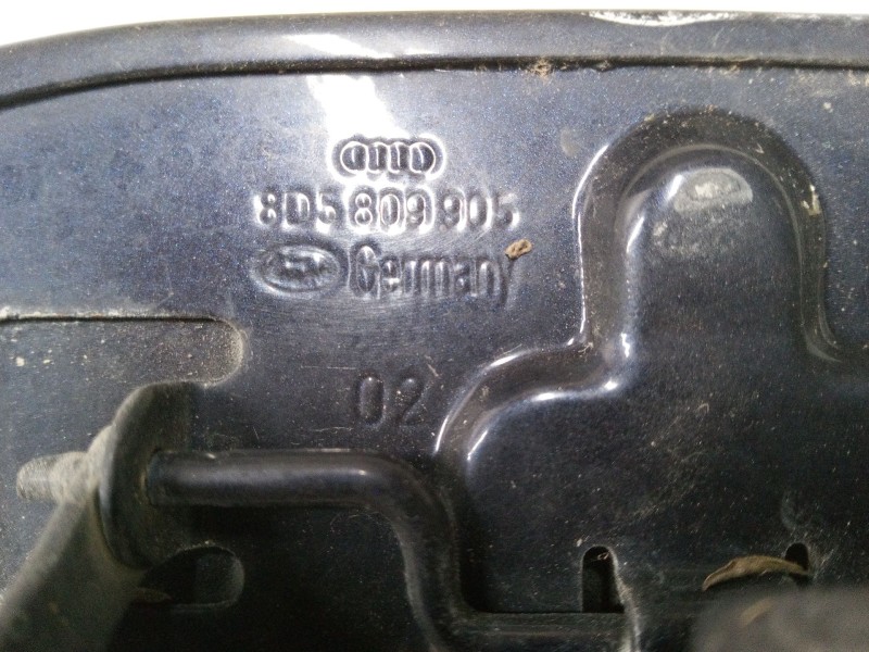 Recambio de tapa exterior combustible para audi a4 b5 (8d2) 2.4 quattro referencia OEM IAM   