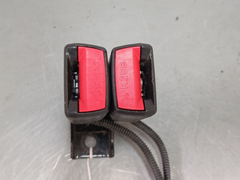 Recambio de anclaje cinturon trasero izquierdo para hyundai i30 (gd) 1.4 crdi referencia OEM IAM   