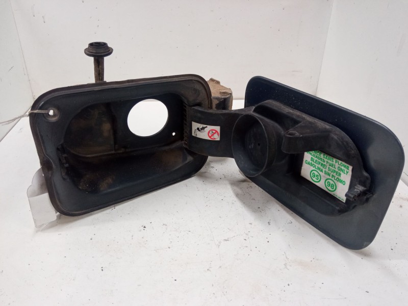 Recambio de tapa exterior combustible para renault megane ii (bm0/1_, cm0/1_) 1.6 16v referencia OEM IAM   
