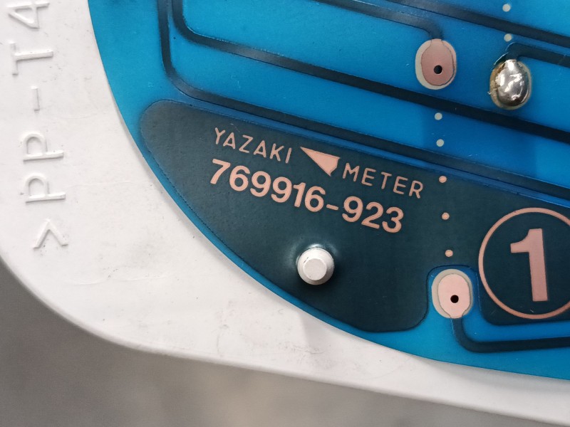 Recambio de cuadro instrumentos para mitsubishi colt v (cj_, cp_) 1300 gl,glx (cj1a) referencia OEM IAM MR233053  