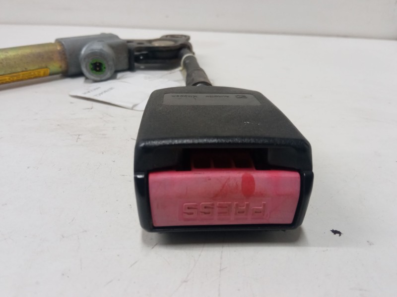 Recambio de anclaje cinturon delantero derecho para peugeot 406 (8b) 1.8 16v referencia OEM IAM   