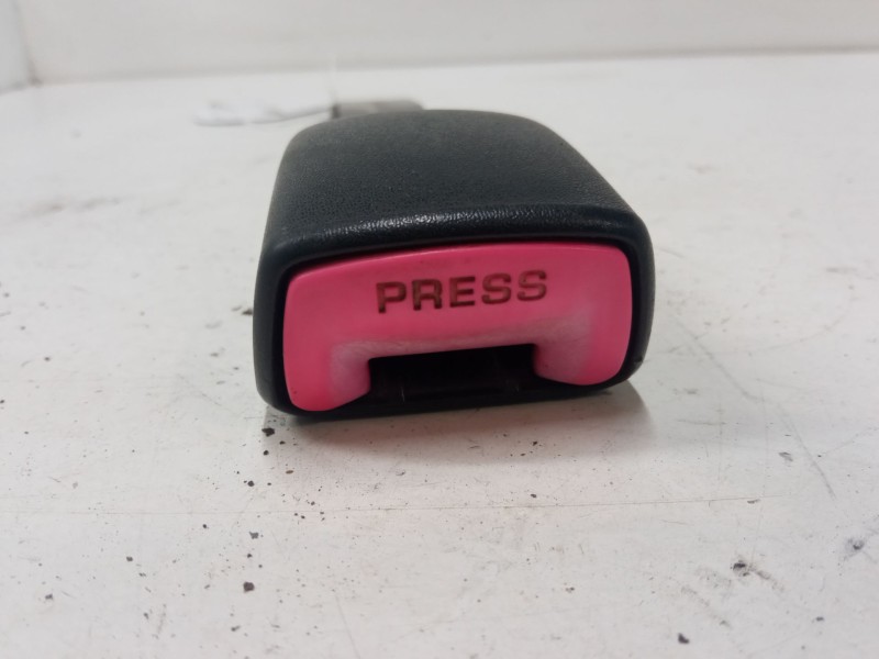 Recambio de anclaje cinturon delantero derecho para peugeot 107 (pm_, pn_) 1.0 referencia OEM IAM   