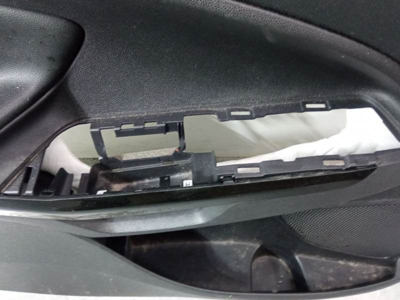 Recambio de guarnecido puerta delantera izquierda para ford ecosport 1.0 ecoboost referencia OEM IAM   