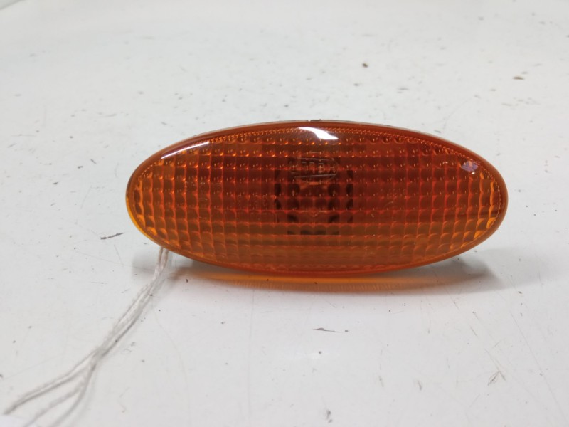 Recambio de intermitente lateral derecho para nissan almera tino (v10) 1.8 referencia OEM IAM   